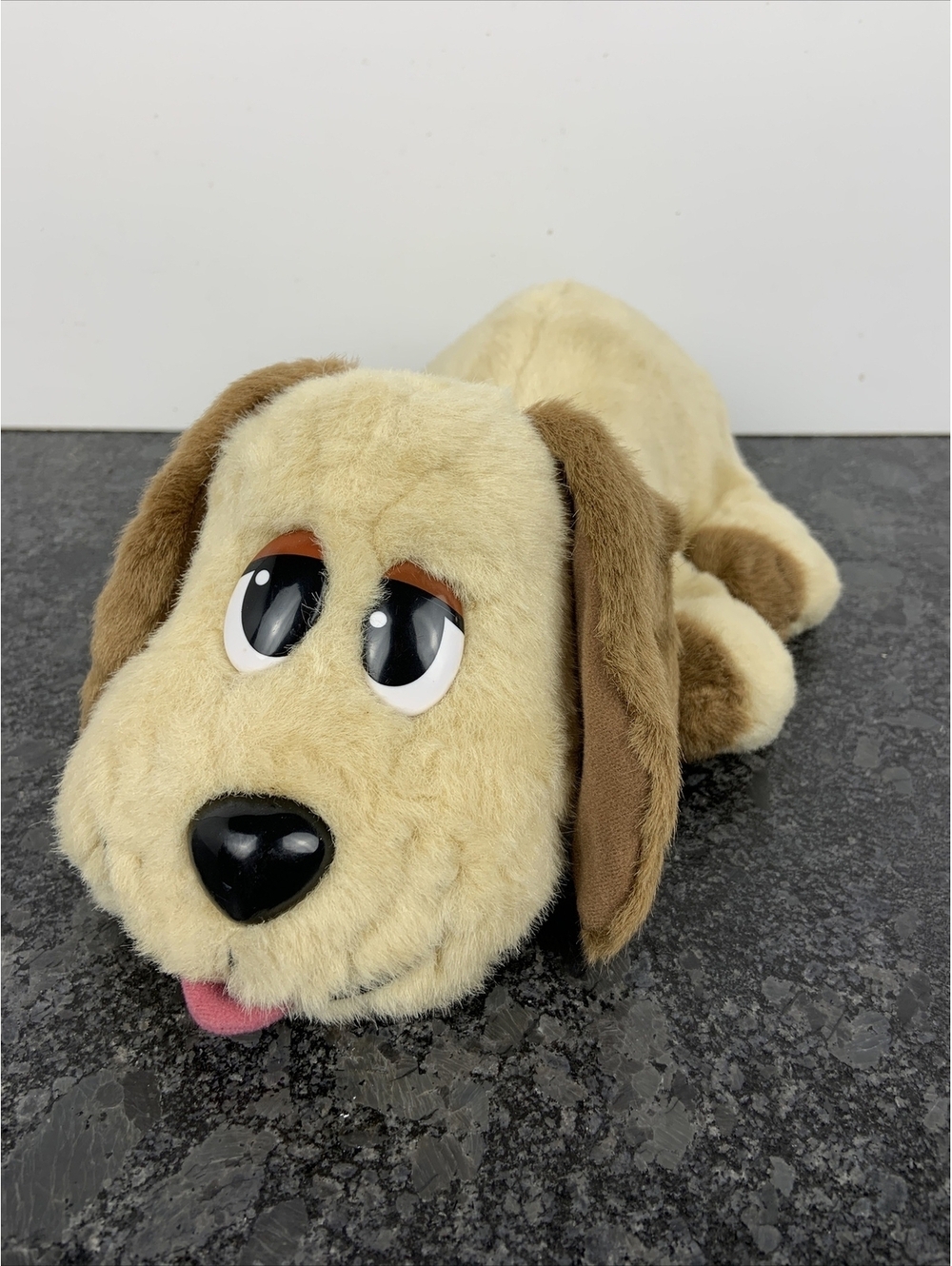 Pound Puppies 2004 Animated Tan Dog Plush Stuffed Animal 14" Mattel Moves Head